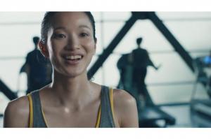 女性が年齢にとらわれず、自分の意志で運命を切り拓く意味を考える