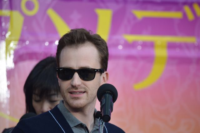 ジョン・ディーコン役のジョー・マッゼロさん