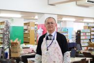 伝説の高校図書館つくった名物司書「情報源は本じゃなくてもいい」