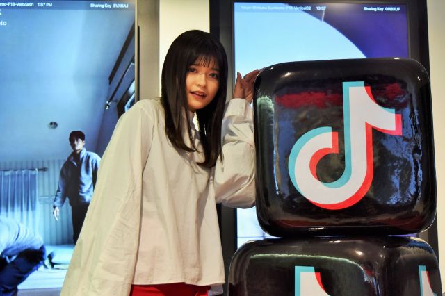 「芸能界には憧れがあった」と語る景井さん=野口みな子撮影