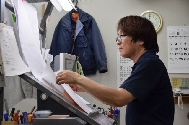 経験豊富な従業員たちが働くサンコー