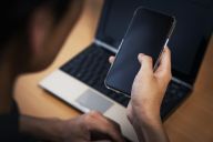 車いす「乗車拒否」ブログはなぜ「炎上」したか　沈黙する中庸な意見