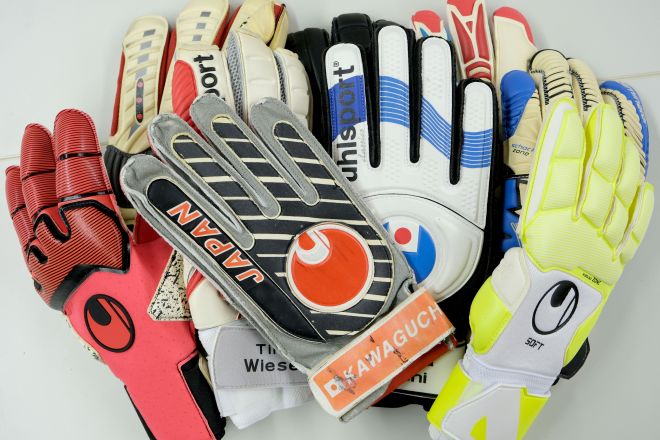 昔は素手だった!GKグローブ進化の歴史 憧れだった「赤パーム」
