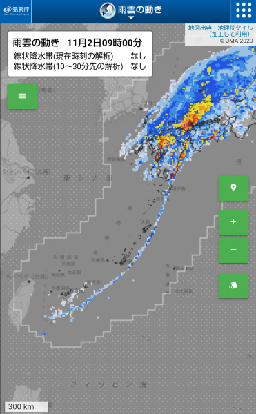 雨雲が鹿児島から沖縄付近に伸びている様子がわかる