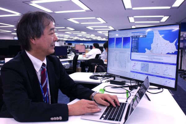 予報業務に携わる宇野沢達也さん