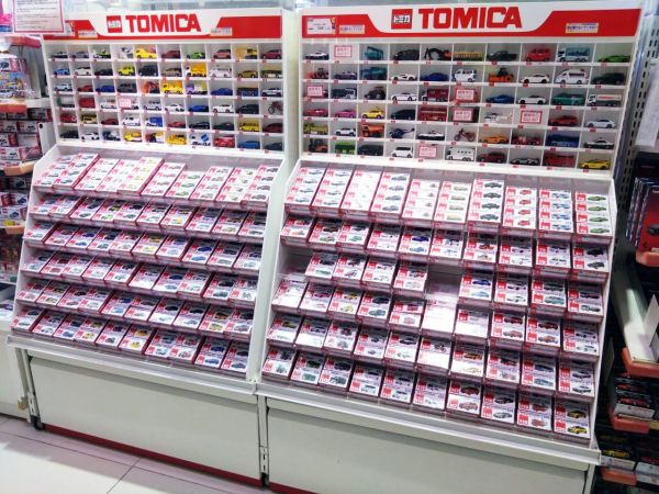 トミカ・プラレールショップ 大阪店の売り場