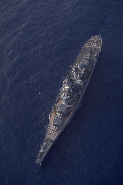 1986年に撮影された、アイオワ級の2番艦「ニュージャージー」。戦後も改修され、朝鮮戦争やベトナム戦争などに参加しました