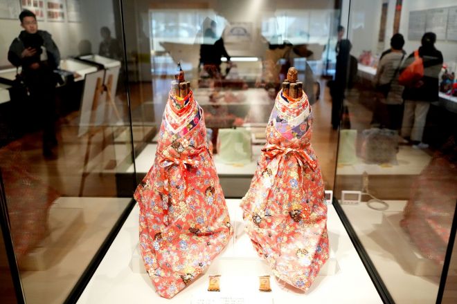 陸前高田市立博物館の特別展で展示されたオシラサマ
