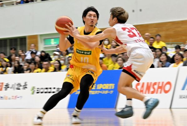 B3香川ファイブアローズで活躍した岡田優介選手 =2024年10月5日午後4時1分、高松市民体育館、和田翔太撮影
