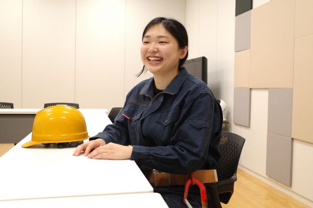 笑顔でハキハキと取材に答えてくれたえぐろさん＝筆者撮影