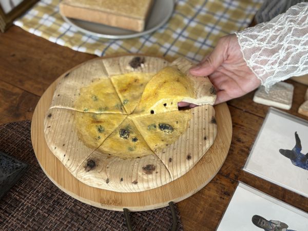 小学4年生ときに作った木彫りの「ピザ」