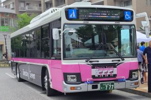 夢の国行きバスに777が登場　「ドクターイエローのような存在に」