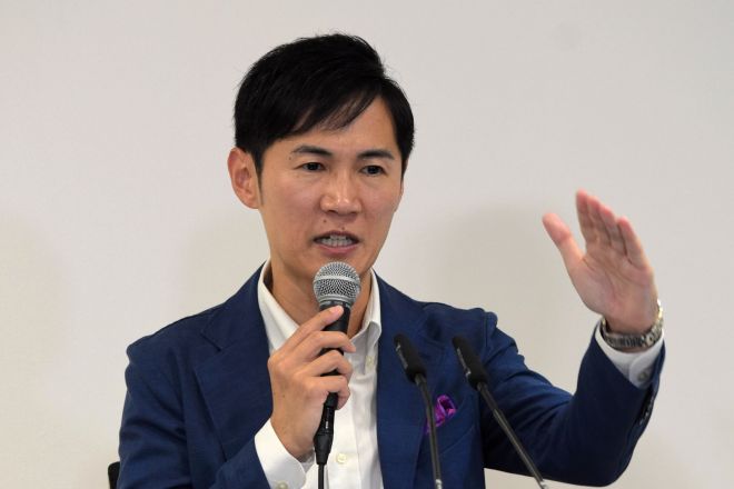 参院選について振り返る「再生の道」代表の石丸伸二氏=2025年7月20日、東京都港区東新橋1丁目、井上恵一朗撮影