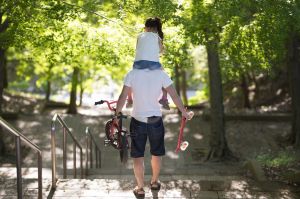 夏の子どもの外遊び、猛暑で制限…77%の親が「子の運動不足」不安