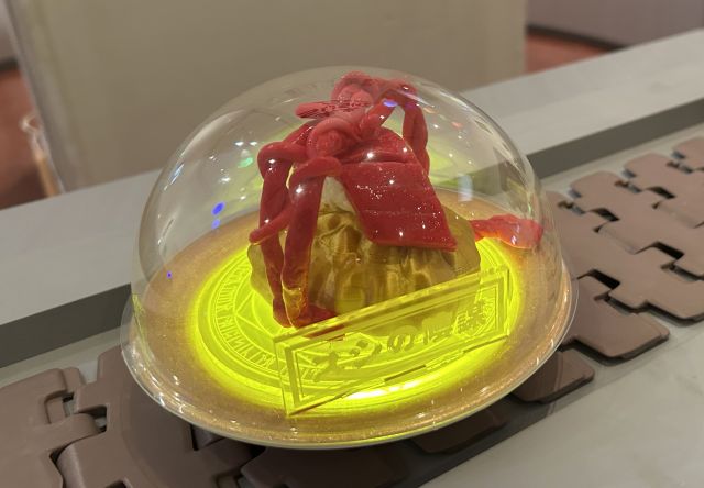 「スシの陰謀　SUSHI BRAIN（スシ・ブレーン、2110年）」。寿司ネタから触手のようなものが飛び出しています