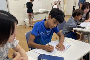 日本の夏休み「たった1カ月でも宿題がこんなに」外国ルーツの子驚き