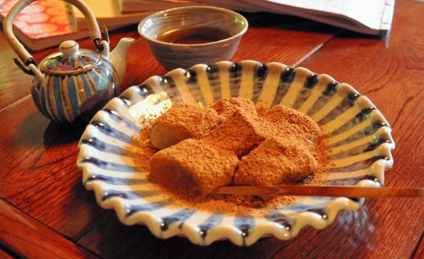 山形のお店のわらびもち