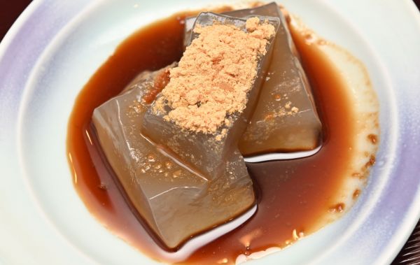 名古屋のお店のわらびもち