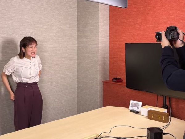 「ポイ活生活」という24時間生配信企画に挑戦した時の1シーン＝本人提供
