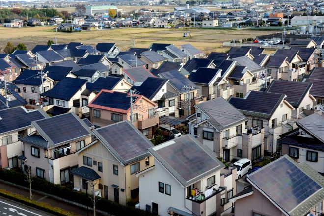 ソーラーパネルを設置した住宅