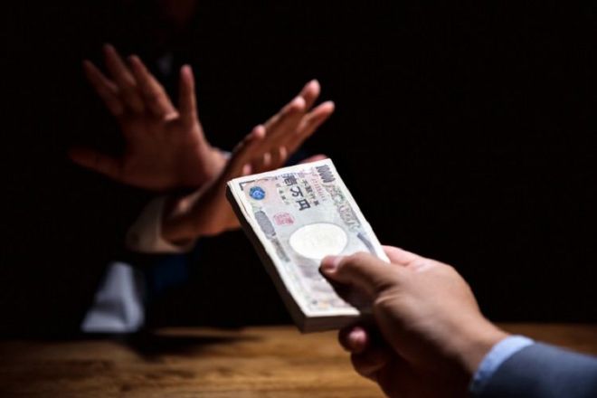 ヤミ金は逃げ道を失うまで精神的に追い込んできます（画像はイメージです）＝Getty Images