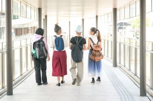 「外国人なんだって」学校でも〝変化〟　差別から子どもを守るには