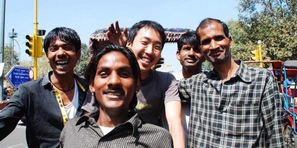 中央が石田拓人さん