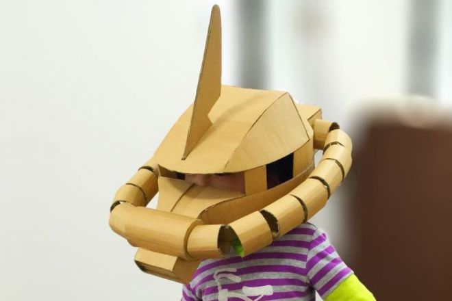 次男に作ったガンダムシリーズの「ザク」のかぶり物