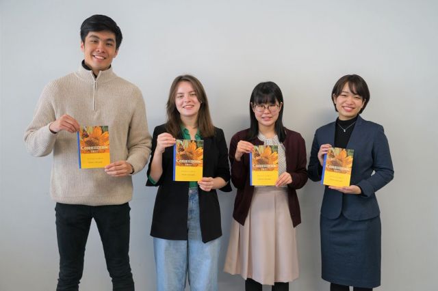 日本人学生と一緒にウクライナの歴史や文化のパンフレットを製作した