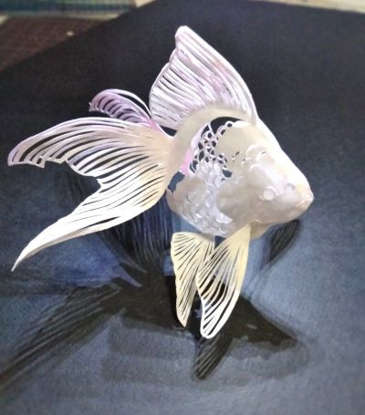 紙屋初瀬さんの立体切り絵作品