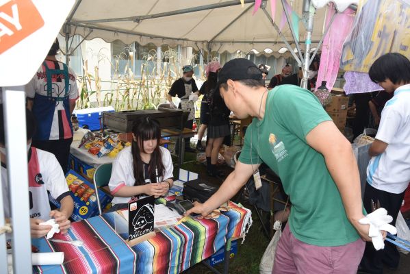 キャッシュレス決済を導入した文化祭の模擬店