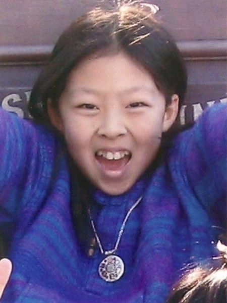 当時10歳のえみるさん。亡くなる2週間前にいとことテーマパークへ。楽しい毎日を過ごしていた