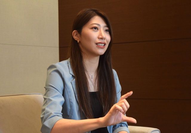 毎朝8時頃出勤し、フルタイムとして働きながら競技に励む平田彩乃さん＝筆者撮影