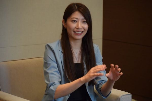 「Wリーグ」選手としても活動する三井住友銀行社員の平田彩乃さん=筆者撮影