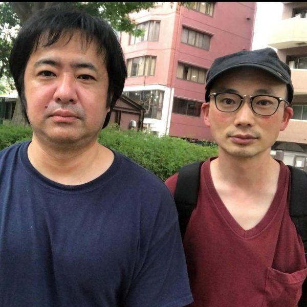 キングマスク（左：剣崎実さん、右：鮫島恭平さん）＝ラフィーネプロモーション提供