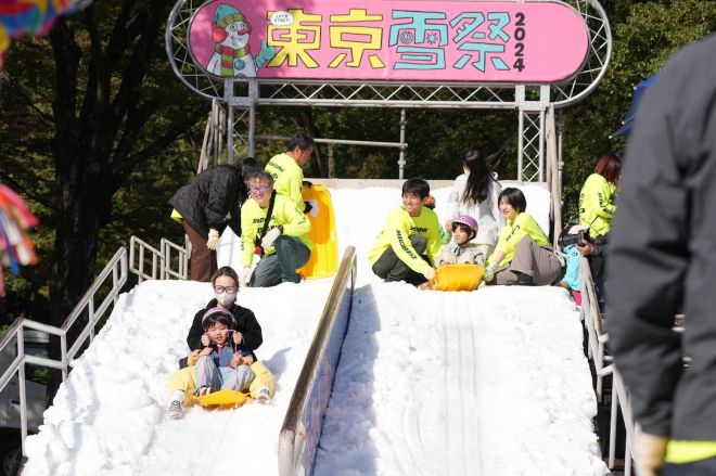 昨年開催された東京雪祭2024。15回目を迎え、「冬の到来を告げるイベント」として定着してきましたが…=SNOWBANK提供