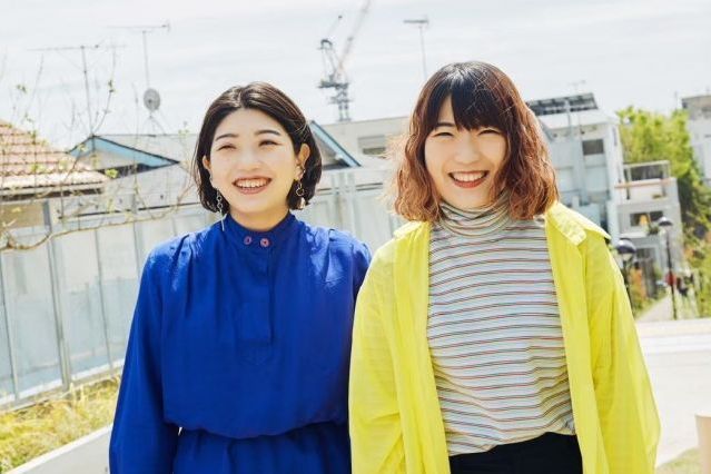 ポッドキャスト番組「ゆとりっ娘たちのたわごと」パーソナリティーのほのかさん（右）とかりんさん＝本人提供