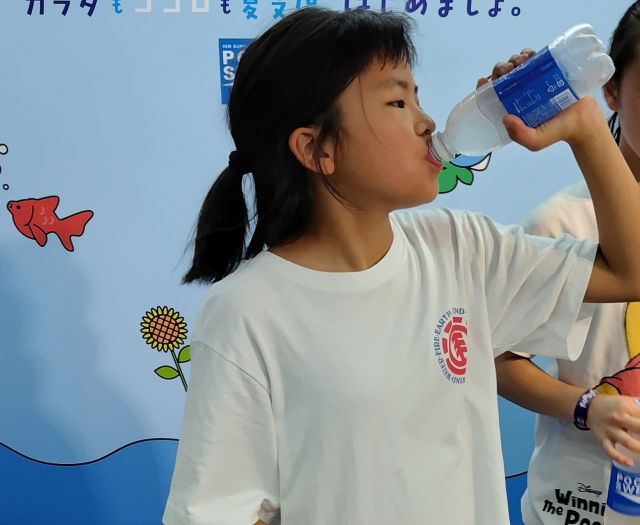 のどが渇くと水分を摂取したくなります