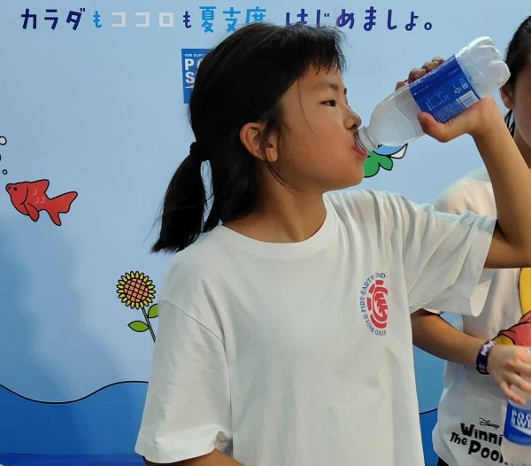 のどが渇くと水が飲みたくなります