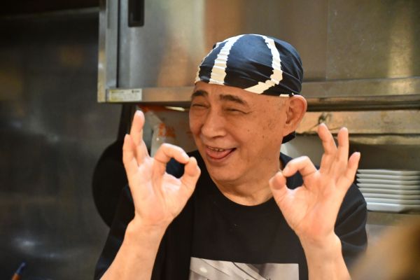 吉岡富佐男さんがよくやるOKポーズ