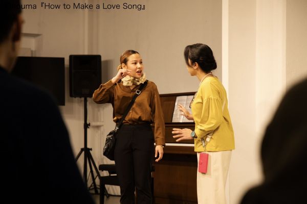 Onpuma「How to Make A Love Song」の一場面