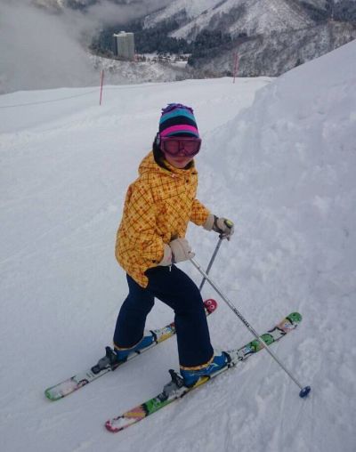 幼い頃の但馬芽吹さん＝本人提供