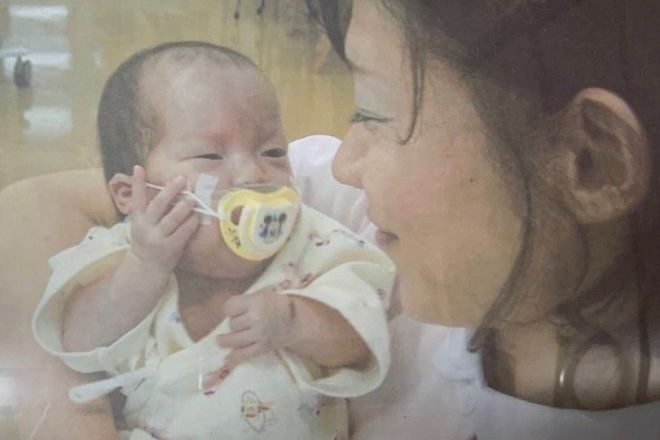 入院中の但馬芽吹さん。看護師さんが撮影してくれていたそうです＝本人提供