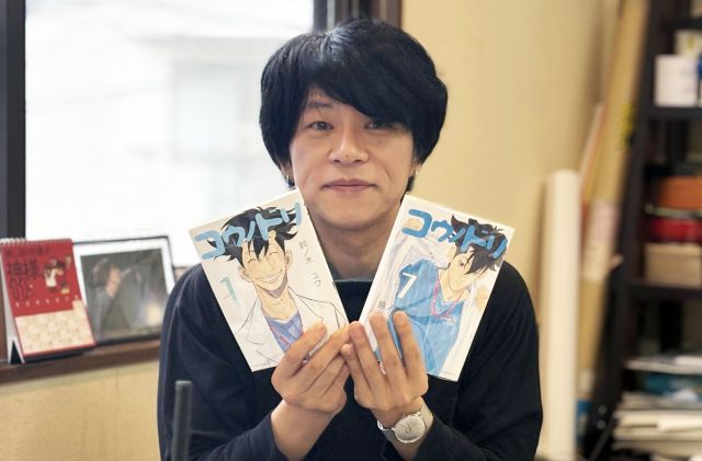 『コウノドリ』の作者・鈴ノ木ユウさん。1巻には「切迫早産」がテーマのエピソードが描かれていて、7巻は「NICU」がテーマになっています。