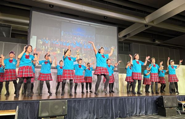 狛江市シルバー人材センターのダンスクラブ「チャーミーズ」