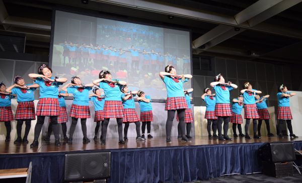 狛江市シルバー人材センターのダンスクラブ「チャーミーズ」