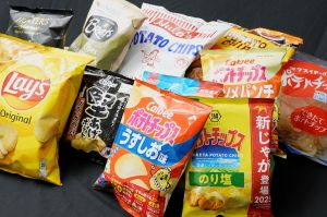 ポテトチップスに〝新たな試練〟　愛される「国民食」の味の背景には