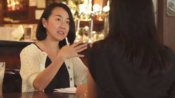 バンコクで駐妻100人から聞き取りを行った水原和美さん＝本人提供