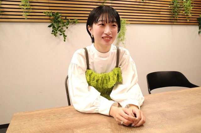 自身の引っ越し後は一時期、別のアパレルでのバイトも掛け持ちしていたほどの服好き＝筆者撮影