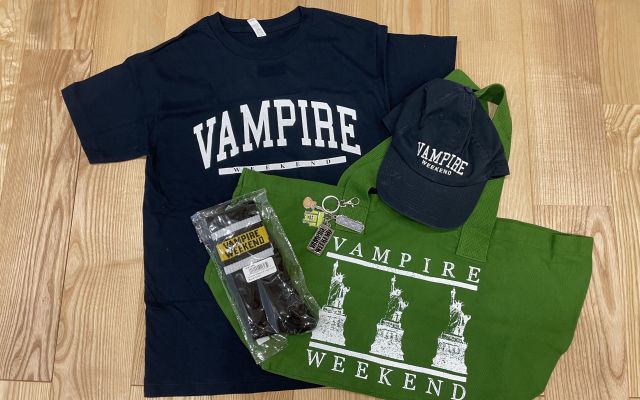 sakoさん所有のバンドグッズ＝本人提供